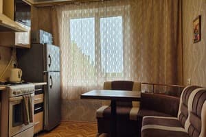 Однокомнатная на проспекте Рынок Украина, 6 слободская 4