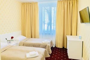 Отель Sergeev Hotel. Улучшенный двухместный с 2 односпальными кроватями 1