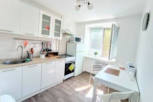 на проспекте Центральный 141А 4